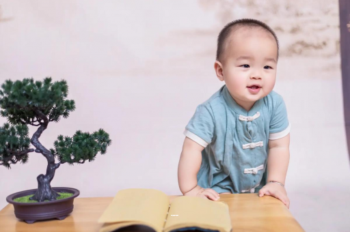 云浮宝宝爱吐奶是什么原因